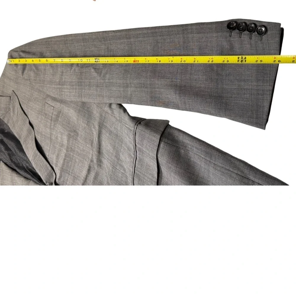 Gucci exquisite showcases